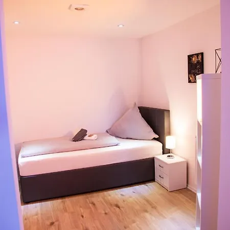 Winetime - Modern - Fuer 6 - Boxspringbetten - Zentral