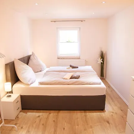 Winetime - Modern - Fuer 6 - Boxspringbetten - Zentral *